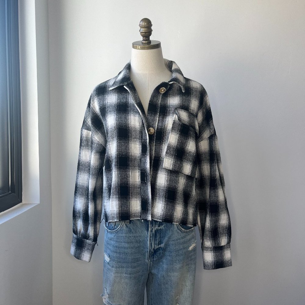 Black and White Cropped Plaid Shirt